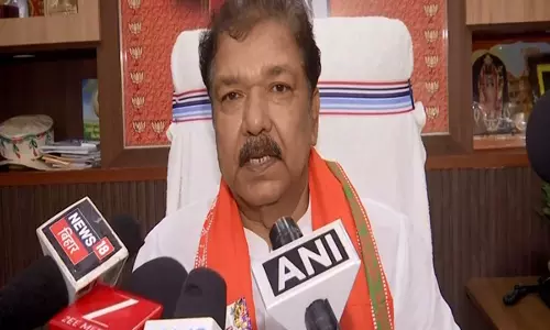 केरल कांग्रेस के बीड़ी और बिहार पोस्ट पर BJP नेता का हमला केरल कांग्रेस के बीड़ी और बिहार पोस्ट पर BJP नेता का हमला