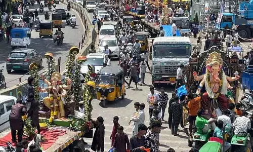 Hyderabad में गणेश प्रतिमा विसर्जन की तैयारियां जोरों पर Hyderabad में गणेश प्रतिमा विसर्जन की तैयारियां जोरों पर