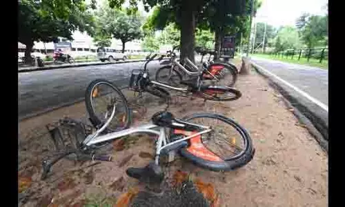 Chandigarh: खराब बुनियादी ढांचे और लापरवाही से बाइक-शेयरिंग परियोजना फेल
