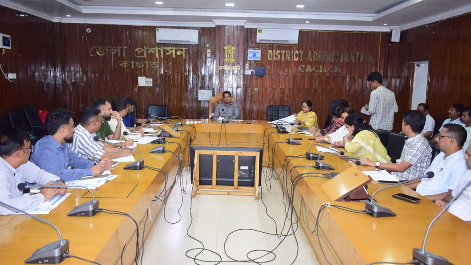 Assam : कछार प्रशासन प्रमुख बुनियादी ढांचा परियोजनाओं को तेजी से आगे बढ़ाने के लिए आगे बढ़ा Assam : कछार प्रशासन प्रमुख बुनियादी ढांचा परियोजनाओं को तेजी से आगे बढ़ाने के लिए आगे बढ़ा