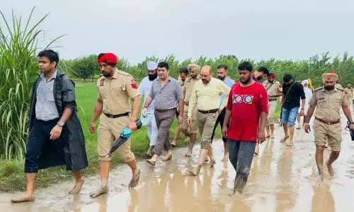 Sasrali में बाढ़ के खतरे के बीच 200 से अधिक पुलिसकर्मी तैनात Sasrali में बाढ़ के खतरे के बीच 200 से अधिक पुलिसकर्मी तैनात