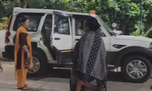 Odisha: एक गांव में हथियारबंद बदमाशों ने आतंक मचाया, तीन घायल Odisha: एक गांव में हथियारबंद बदमाशों ने आतंक मचाया, तीन घायल