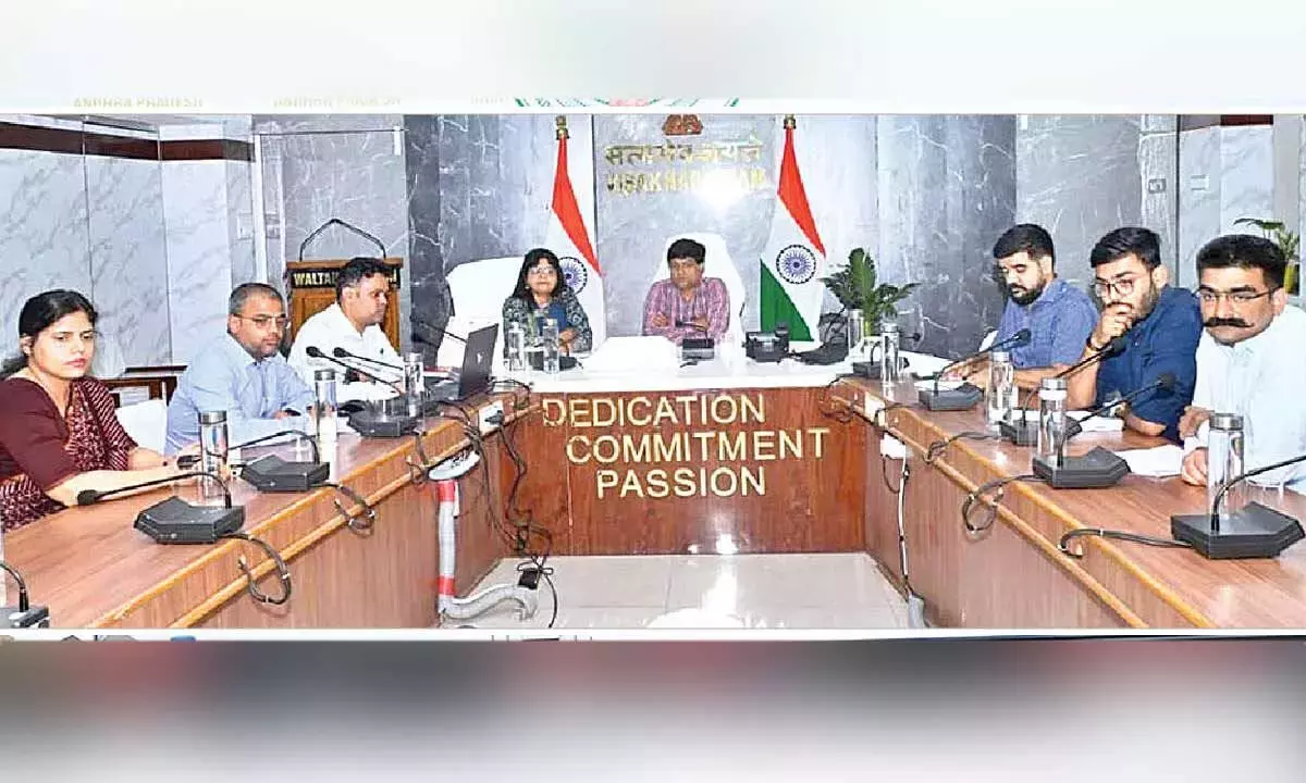 Andhra: ECoR के PCCM ने विजाग में विकास कार्यों की समीक्षा की Andhra: ECoR के PCCM ने विजाग में विकास कार्यों की समीक्षा की