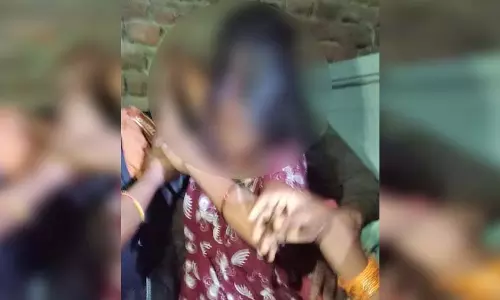 पंचायत का अनोखा फैसला, शादीशुदा महिला का अफेयर पंचायत का अनोखा फैसला, शादीशुदा महिला का अफेयर