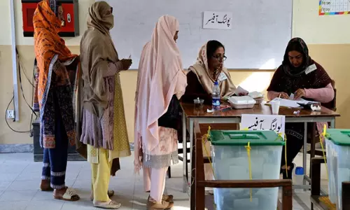 Pakistan के चुनाव आयोग ने बाढ़ के कारण उपचुनाव स्थगित कर दिए