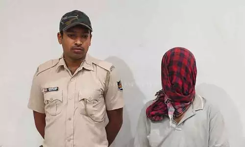 Koraput में ठेकेदार ने दो लोगों से 40 लाख रुपये ठगे, गिरफ्तार Koraput में ठेकेदार ने दो लोगों से 40 लाख रुपये ठगे, गिरफ्तार