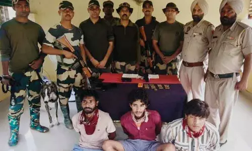 BSF ने अमृतसर सीमा क्षेत्र में पांच तस्करों को पकड़ा