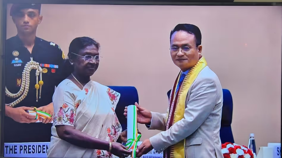 Mizoram विश्वविद्यालय के डॉ. ज़ोरमदिन्थारा ने राष्ट्रीय उच्च शिक्षा शिक्षक पुरस्कार 2025 जीता