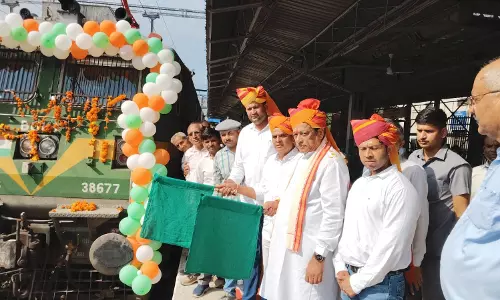 Jaipur: तीर्थयात्रा योजना 2025 के अंतर्गत वरिष्ठ नागरिकों की विशेष ट्रेन रवाना