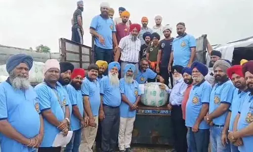 Tarn Taran में सरबत दा भला ट्रस्ट ने बांटी राहत सामग्री