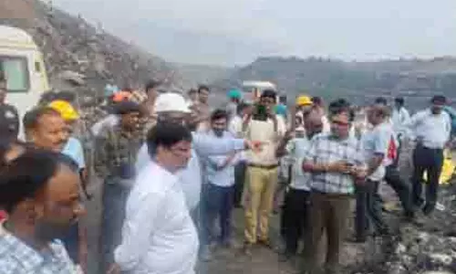 Dhanbad: कोयला खदान में वैन गिरने से छह मजदूर लापता, रेस्क्यू जारी Dhanbad: कोयला खदान में वैन गिरने से छह मजदूर लापता, रेस्क्यू जारी