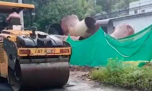 खराब सड़कों पर हंगामे के बीच NMMC ने गुणवत्ता नियंत्रण समिति गठित की खराब सड़कों पर हंगामे के बीच NMMC ने गुणवत्ता नियंत्रण समिति गठित की