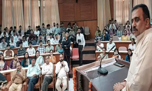 Ajmer: युवा भविष्य की चिंता और उत्साह से आगे बढ़ता है: मुकुल कानिटकर Ajmer: युवा भविष्य की चिंता और उत्साह से आगे बढ़ता है: मुकुल कानिटकर
