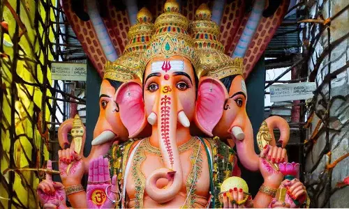 Khairatabad Mahaganpati का विसर्जन क्रेन नंबर 4 पर