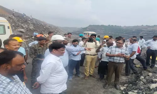 भू-धंसान के दो बड़े हादसे, छह मजदूरों की मौत की आशंका भू-धंसान के दो बड़े हादसे, छह मजदूरों की मौत की आशंका