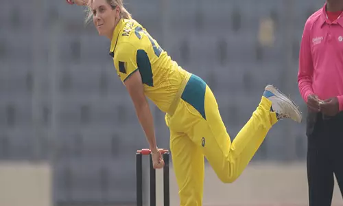 विश्व कप 2025 से पहले कुछ मैच खेलने का लक्ष्य: Sophie Molineux विश्व कप 2025 से पहले कुछ मैच खेलने का लक्ष्य: Sophie Molineux