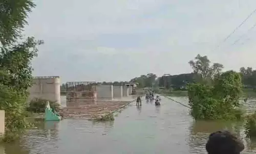 बाढ़ के पानी ने Sambalpur-Subaranpur मार्ग को किया बाधित बाढ़ के पानी ने Sambalpur-Subaranpur मार्ग को किया बाधित