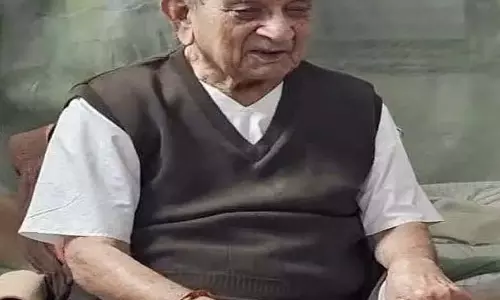 कैबिनेट मंत्री गजेंद्र यादव ने वरिष्ठ प्रचारक शान्ताराम को दी श्रद्धांजलि