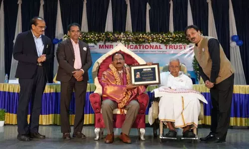एमएनआर यूनिवर्सिटी में शिक्षक दिवस पर 25 लाख के पुरस्कार, डॉ. सर्वपल्ली राधाकृष्णन को दी श्रद्धांजलि