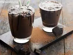 Chocolate Shake Recipe :बच्चों को स्पेशल ट्रीट देने के लिए बनाएं चॉकलेट शेक Chocolate Shake Recipe :बच्चों को स्पेशल ट्रीट देने के लिए बनाएं चॉकलेट शेक