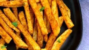 Masala French Fries: कुरकुरे स्वाद में एक मसालेदार ट्विस्ट Masala French Fries: कुरकुरे स्वाद में एक मसालेदार ट्विस्ट