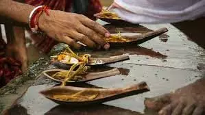 Pitru Paksha 2025: 7 सितंबर से पितृ पक्ष शुरू, पितरों का आशीर्वाद पाने के लिए सही विधि से करें जल अर्पित Pitru Paksha 2025: 7 सितंबर से पितृ पक्ष शुरू, पितरों का आशीर्वाद पाने के लिए सही विधि से करें जल अर्पित