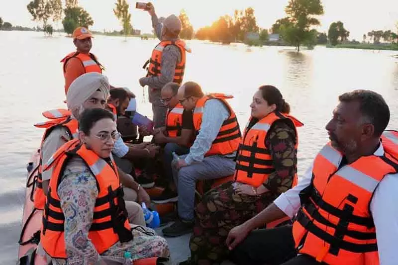 केंद्रीय टीम ने Fazilka में भारी नुकसान की ओर इशारा किया केंद्रीय टीम ने Fazilka में भारी नुकसान की ओर इशारा किया