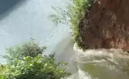 30 एकड़ की फसल खराब, सरगुजा में बांध टूटा 30 एकड़ की फसल खराब, सरगुजा में बांध टूटा