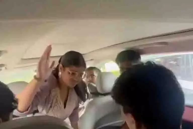एमिटी लखनऊ कैंपस में छात्र से मारपीट, FIR में 50-60 थप्पड़ों का जिक्र एमिटी लखनऊ कैंपस में छात्र से मारपीट, FIR में 50-60 थप्पड़ों का जिक्र