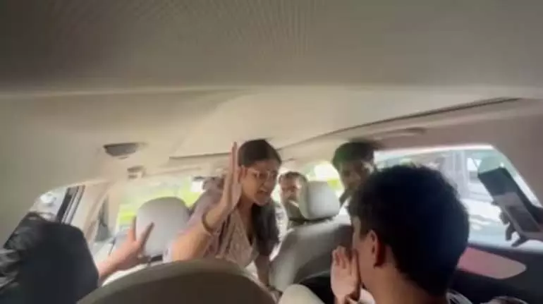लखनऊ Amity के छात्र को सहपाठियों ने कैंपस में 50-60 बार थप्पड़ मारे, वीडियो वायरल लखनऊ Amity के छात्र को सहपाठियों ने कैंपस में 50-60 बार थप्पड़ मारे, वीडियो वायरल