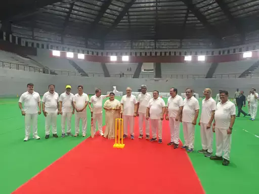 CG हाईकोर्ट के चीफ जस्टिस ने लिए 6 विकेट, जज और बार एसोसिएशन के बीच जबरदस्त मैच CG हाईकोर्ट के चीफ जस्टिस ने लिए 6 विकेट, जज और बार एसोसिएशन के बीच जबरदस्त मैच