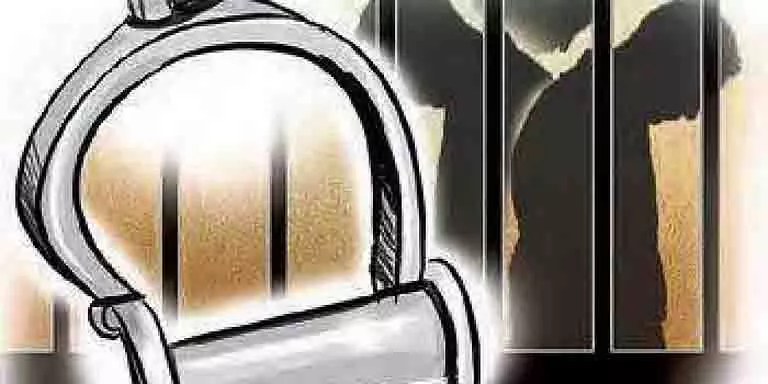 Bengaluru: खिलौना बंदूक से ज्वेलरी शॉप लूटने वाले तीन आरोपी गिरफ्तार Bengaluru: खिलौना बंदूक से ज्वेलरी शॉप लूटने वाले तीन आरोपी गिरफ्तार