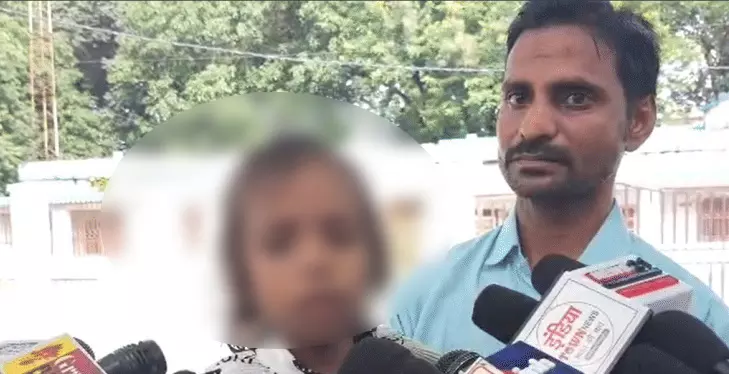 शिक्षिका ने कराई सैकड़ों बार उठक-बैठक, बच्ची की तबीयत बिगड़ी शिक्षिका ने कराई सैकड़ों बार उठक-बैठक, बच्ची की तबीयत बिगड़ी
