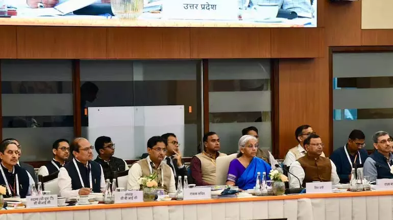 स्वास्थ्य और जीवन बीमा पर GST छूट स्वास्थ्य और जीवन बीमा पर GST छूट