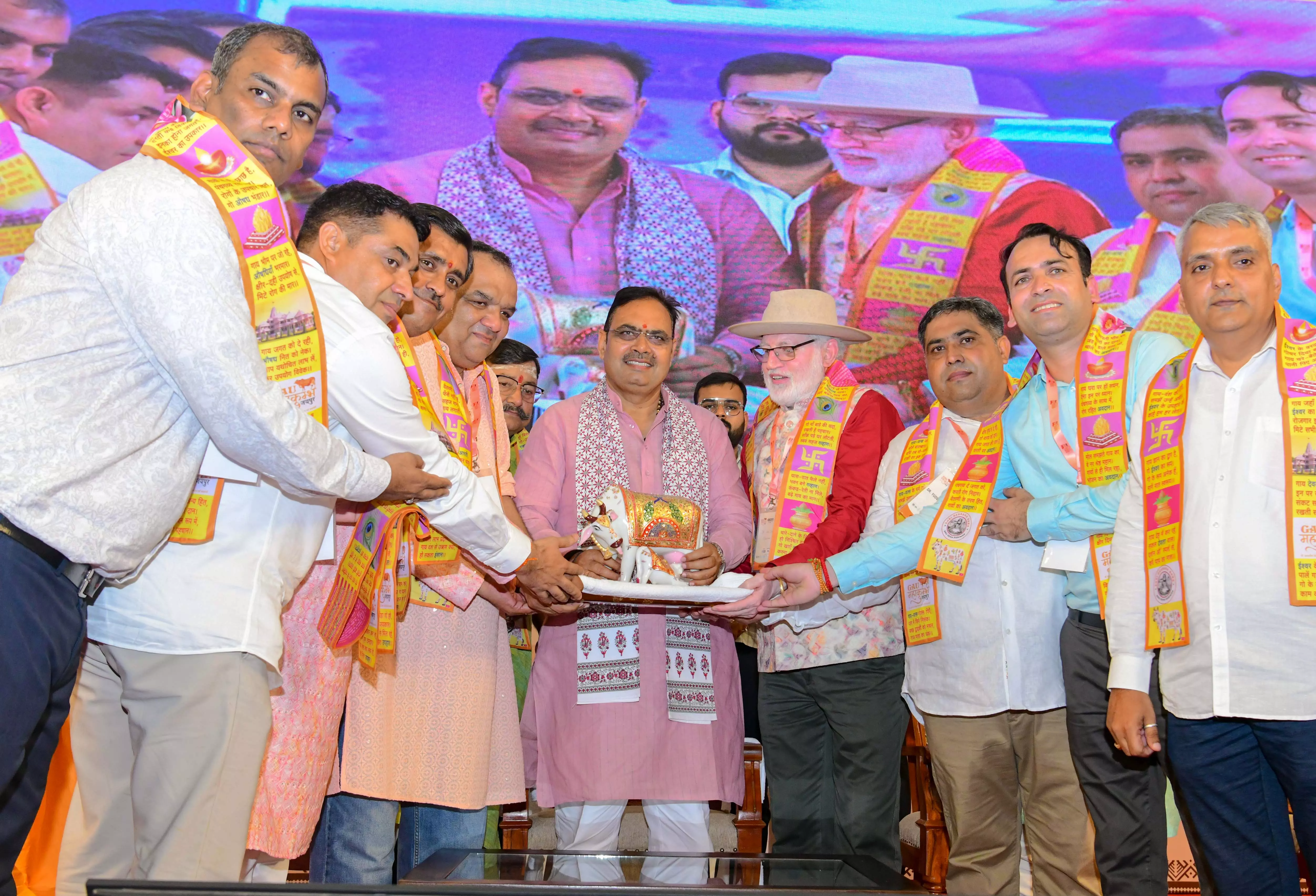 Rajasthan को बनाएंगे देश का सबसे बड़ा डेयरी हब - मुख्यमंत्री शर्मा Rajasthan को बनाएंगे देश का सबसे बड़ा डेयरी हब - मुख्यमंत्री शर्मा