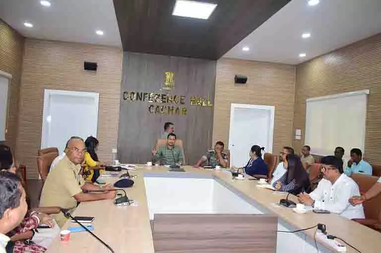 दुर्गा पूजा सिर्फ आस्था नहीं, अनुशासन का भी पर्व हो: DC Mridul Yadav दुर्गा पूजा सिर्फ आस्था नहीं, अनुशासन का भी पर्व हो: DC Mridul Yadav