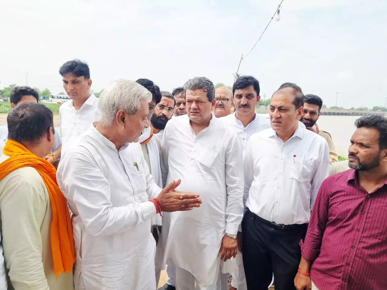 Jaipur: खाद्य एवं नागरिक आपूर्ति मंत्री ने किया हनुमानगढ़ के घग्घर नाली बेड का निरीक्षण Jaipur: खाद्य एवं नागरिक आपूर्ति मंत्री ने किया हनुमानगढ़ के घग्घर नाली बेड का निरीक्षण