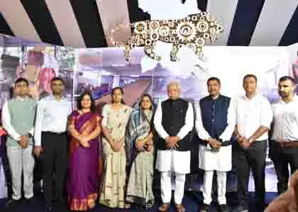 गुजरात में विकास की रफ्तार तेज़, 10 MoUs से 460 करोड़ का निवेश संभावित गुजरात में विकास की रफ्तार तेज़, 10 MoUs से 460 करोड़ का निवेश संभावित