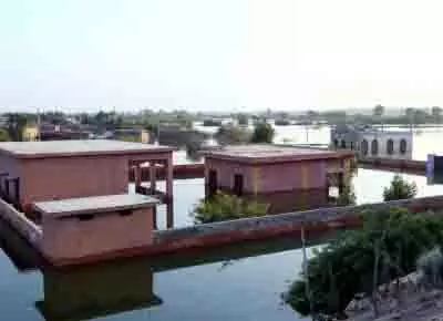 Pakistan में बारिश और बाढ़ से 907 लोगों की मौत, 1,044 घायल Pakistan में बारिश और बाढ़ से 907 लोगों की मौत, 1,044 घायल