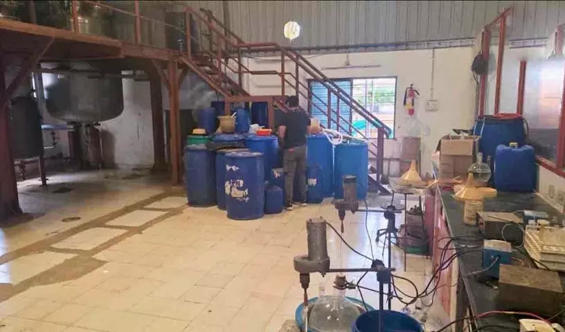 Hyderabad में ड्रग्स फैक्ट्री जब्त.. 12 हजार करोड़ रुपये की ड्रग्स जब्त Hyderabad में ड्रग्स फैक्ट्री जब्त.. 12 हजार करोड़ रुपये की ड्रग्स जब्त