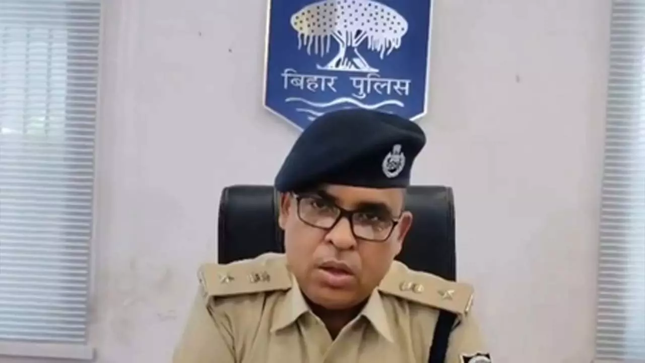 चलती ट्रेन से अगवा कोच अटेंडेंट सकुशल बरामद, तीन अपहरणकर्ता गिरफ्तार चलती ट्रेन से अगवा कोच अटेंडेंट सकुशल बरामद, तीन अपहरणकर्ता गिरफ्तार