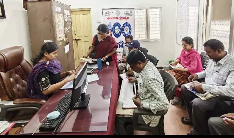 पात्र लोग एनएफबीएस के लिए आवेदन करें: Collector Tripathi पात्र लोग एनएफबीएस के लिए आवेदन करें: Collector Tripathi