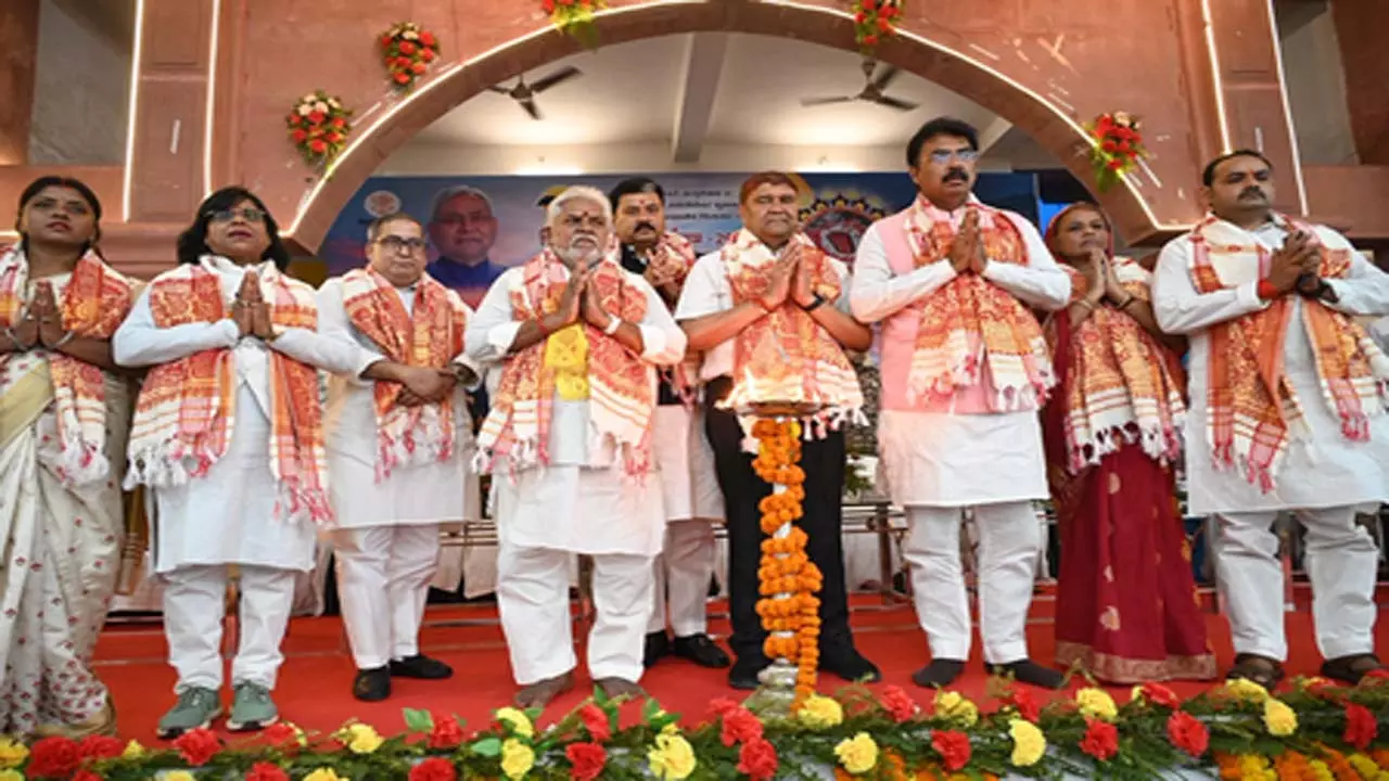पितृपक्ष मेले का शुभारंभ, पिंडदानी पुरखों की मोक्ष प्राप्ति की कामना लेकर पहुंचेंगे पितृपक्ष मेले का शुभारंभ, पिंडदानी पुरखों की मोक्ष प्राप्ति की कामना लेकर पहुंचेंगे