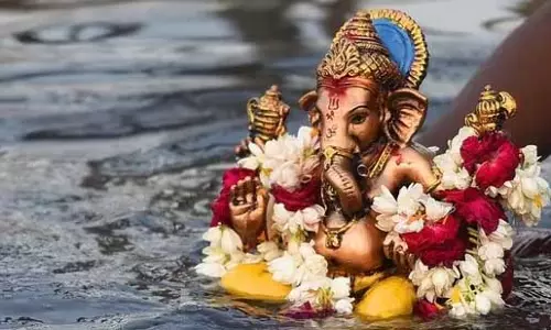 Ganpati Visarjan Shubh Muhurat and vidhi: ये है गणेश विसर्जन का शुभ मुहूर्त और विधि, घर में बरकरार रहेगी सुख-समृद्धि Ganpati Visarjan Shubh Muhurat and vidhi: ये है गणेश विसर्जन का शुभ मुहूर्त और विधि, घर में बरकरार रहेगी सुख-समृद्धि