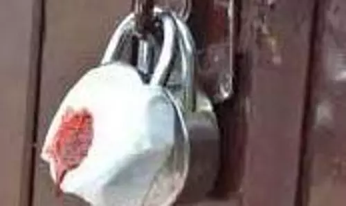 Saharanpur:अगरबत्ती फैक्ट्री पर पुलिस की छापेमारी, भारी मात्रा में नकली माल बरामद