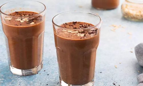 Chocolate Oats Smoothie: इसका स्वाद जीभ पर हमेशा बना रहता है Chocolate Oats Smoothie: इसका स्वाद जीभ पर हमेशा बना रहता है