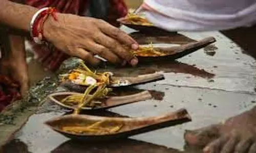 Pitru Paksha 2025: 7 सितंबर से पितृ पक्ष शुरू, पितरों का आशीर्वाद पाने के लिए सही विधि से करें जल अर्पित Pitru Paksha 2025: 7 सितंबर से पितृ पक्ष शुरू, पितरों का आशीर्वाद पाने के लिए सही विधि से करें जल अर्पित