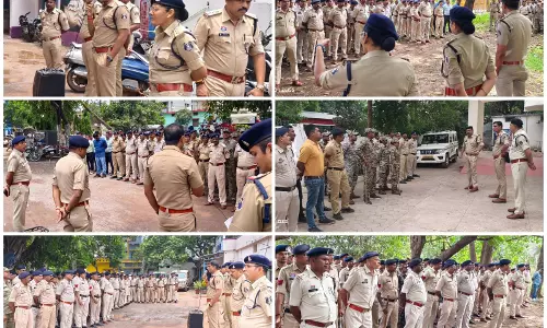 कड़ी सुरक्षा व्यवस्था के बीच धमतरी में गणेश विसर्जन कड़ी सुरक्षा व्यवस्था के बीच धमतरी में गणेश विसर्जन