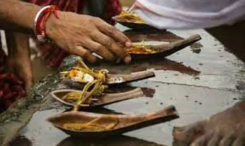Pitru Paksha 2025: पितरों को न चढ़ाएं ये सब्जियां, पितृ रहते हैं असंतुष्ट Pitru Paksha 2025: पितरों को न चढ़ाएं ये सब्जियां, पितृ रहते हैं असंतुष्ट