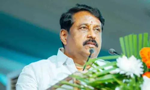 अन्नाद्रमुक के गुटों के लिए मतभेद दूर करने का समय: TN BJP chief Nainar अन्नाद्रमुक के गुटों के लिए मतभेद दूर करने का समय: TN BJP chief Nainar